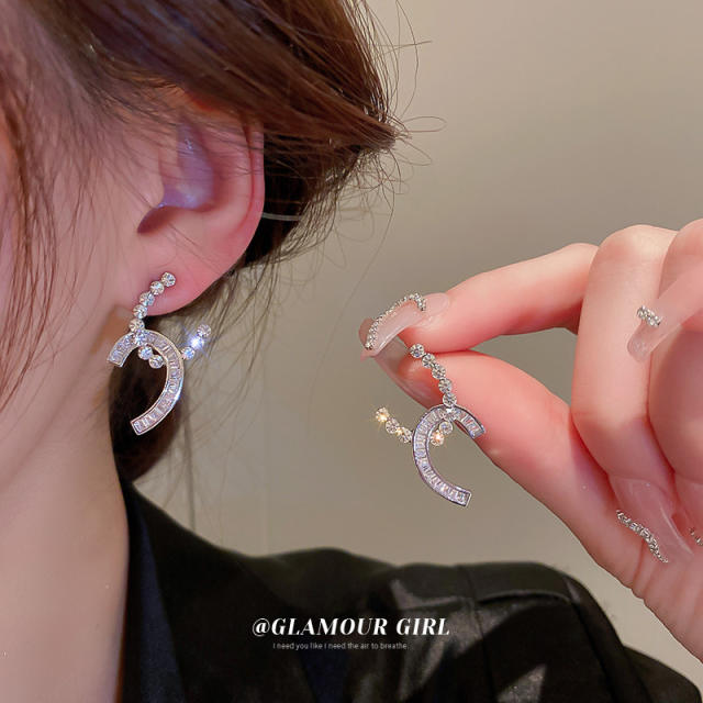 Crystal unique design ear studs
