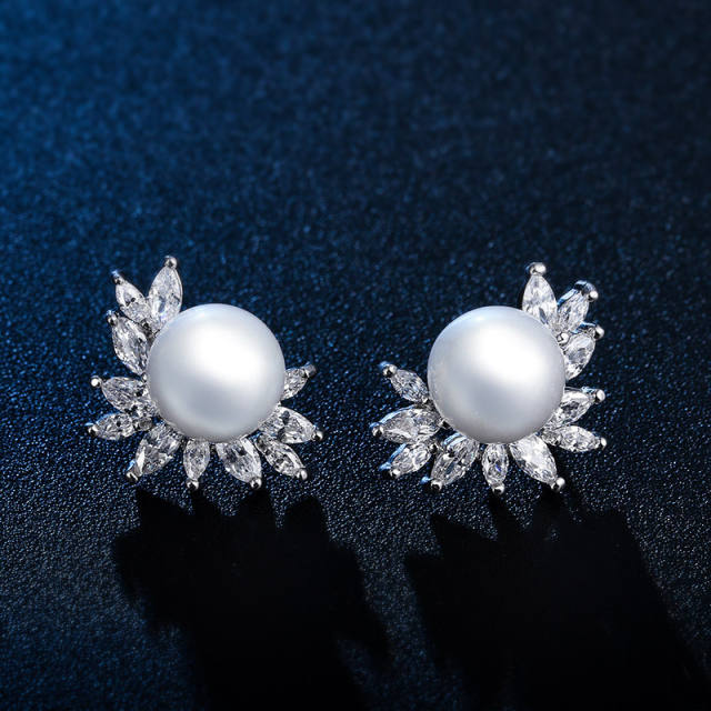 AAA cubic zircon pearl ear studs