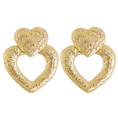 Exaggerated metal heart earrings