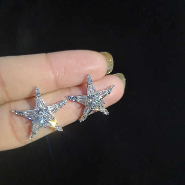 Diamond star ear studs