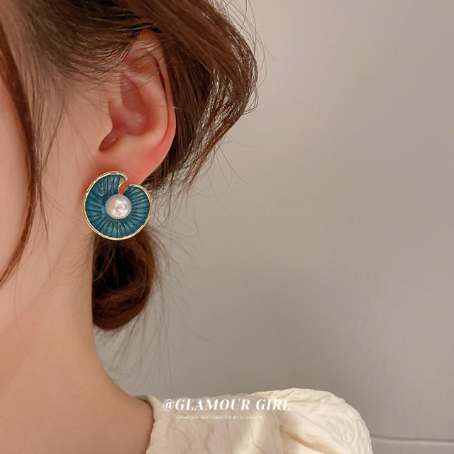 Vintage blue color pearl ear studs
