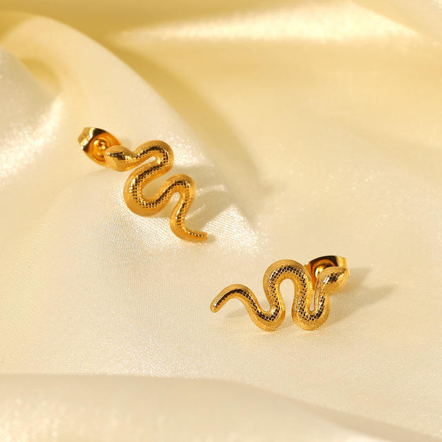 18KG stainless steel snake ear studs