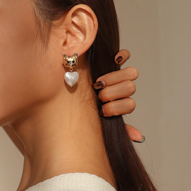 Pearl heart-shaped earrings