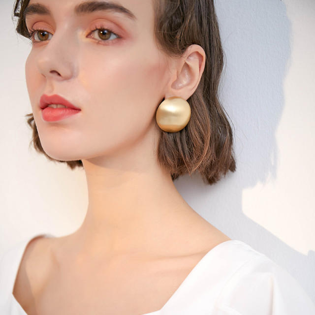 925 silver needle exaggerated round ear studs