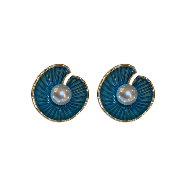 Vintage blue color pearl ear studs