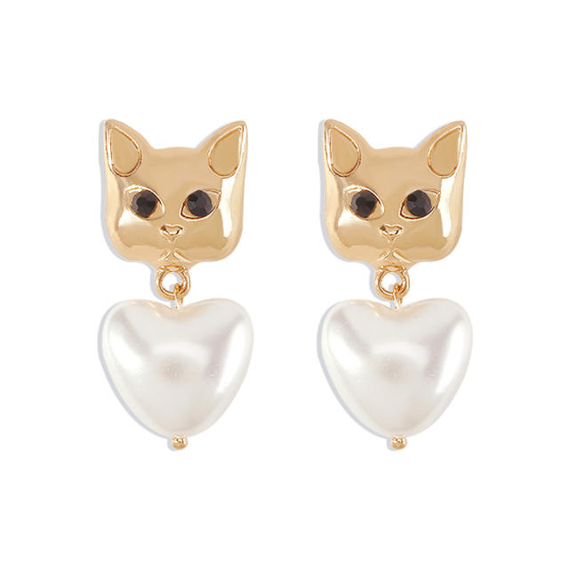 Pearl heart-shaped earrings