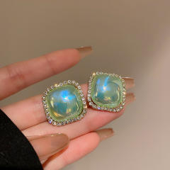 Classic square shaped faux pearl ear studs
