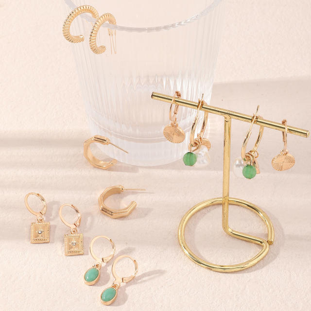 Pearl earrings set