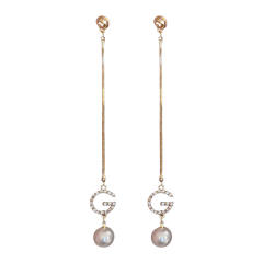 G letter pearl long earrings