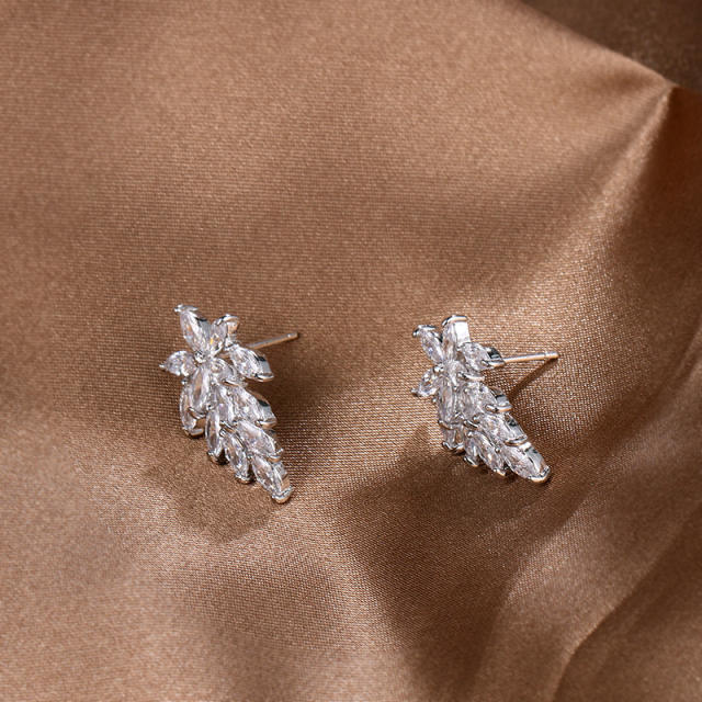AAA cubic zircon leaf ear studs