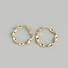 S925 Mobius strip huggie earrings