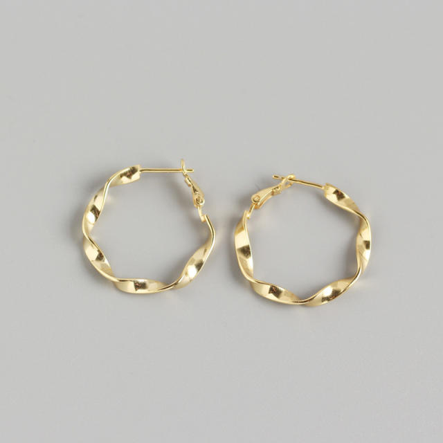 S925 Mobius strip huggie earrings