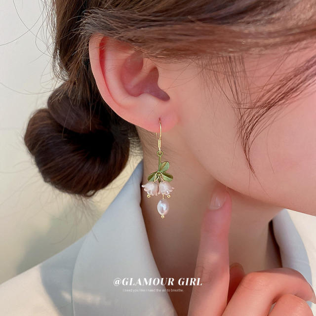 Pearl flower leaves natural earrings