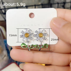 Cubic zircon daisy ear studs