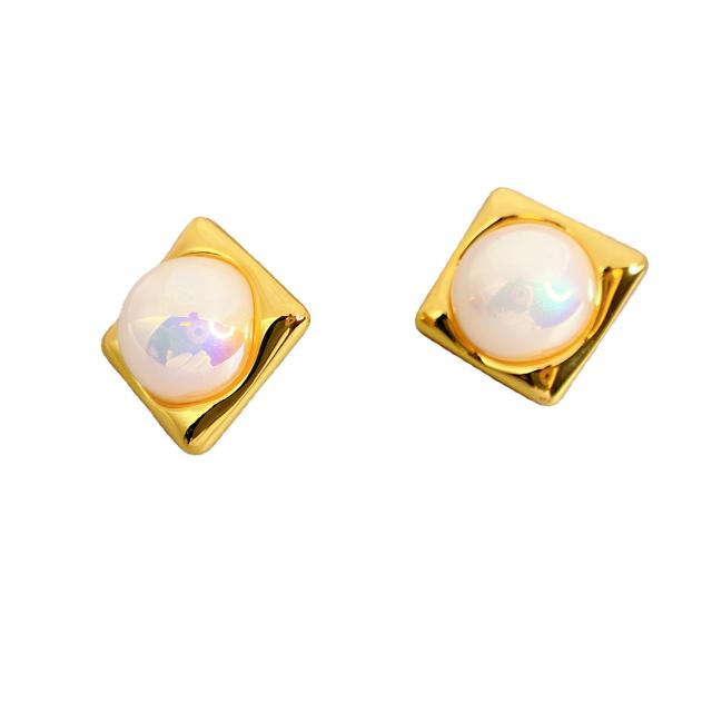 Square shaped pearl ear studs