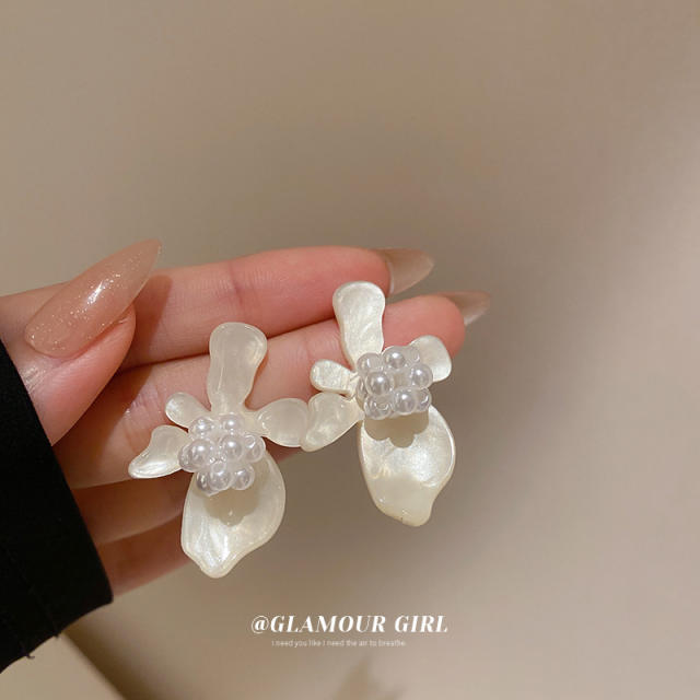 Elegant pearl flower ins ear studs