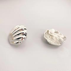 18KG unique shell shape ear studs