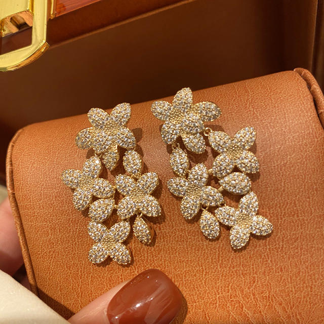 Occident fashion handmade pave setting cubic zircon leaf earrings
