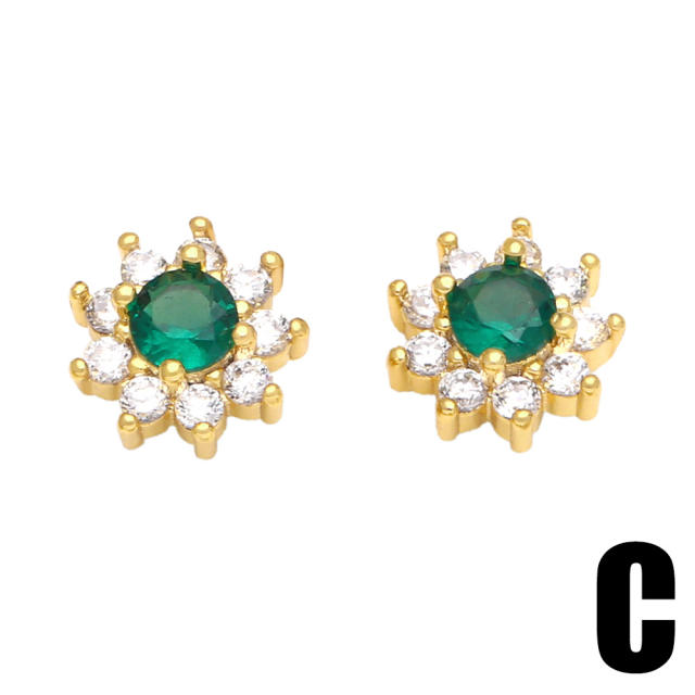 Concise emerald ear studs