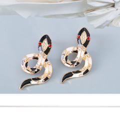 Enamel snakel black color earrings