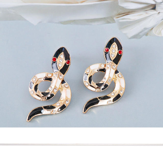 Enamel snakel black color earrings