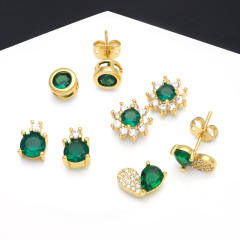 Concise emerald ear studs