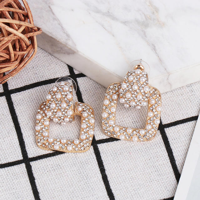 Elegant geometric shape pearl beaded earrings
