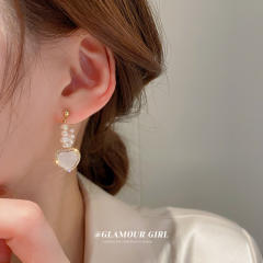 Water pearl beads heart earrings