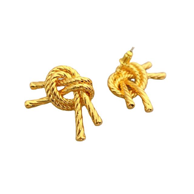Unique knot design 18KG ear studs
