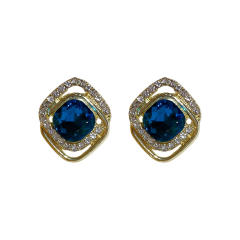 Sapphire blue square gem classic ear studs