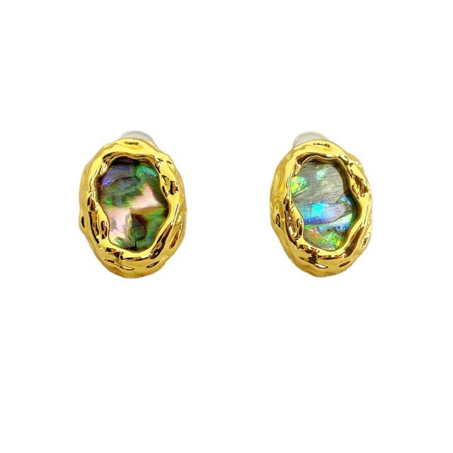 18KG color shell statement ear studs