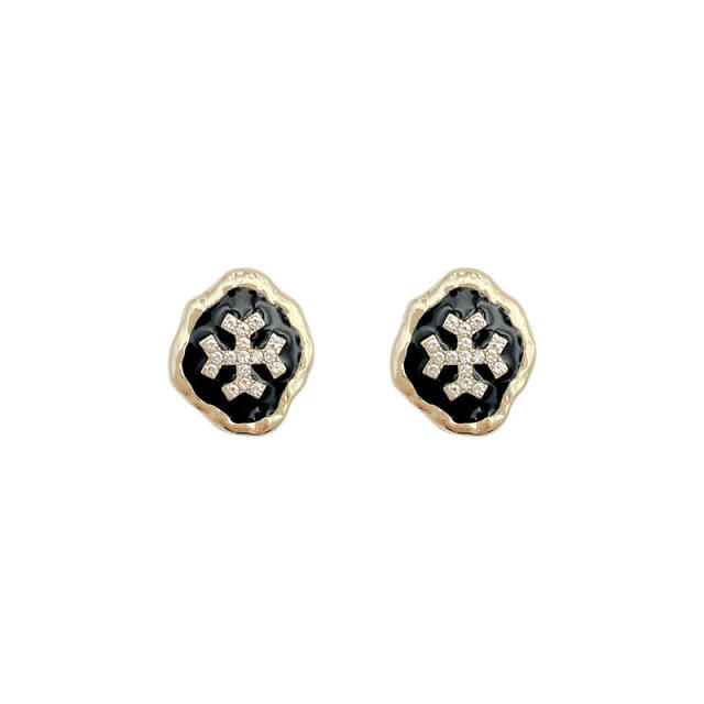 Korean fashion 925 needle black white ear studs