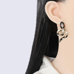 Enamel snakel black color earrings