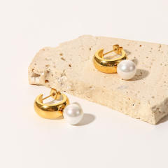 18KG stainless steel pearl ear studs