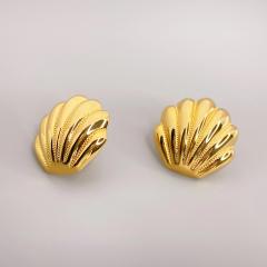 18KG unique shell shape ear studs