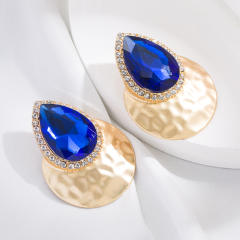 Dropped glass crystal metal feeling ear studs