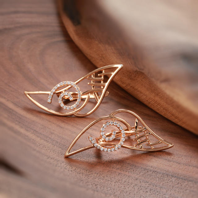 New Diamond hollow earrings