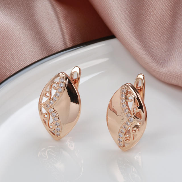New Diamond hollow earrings