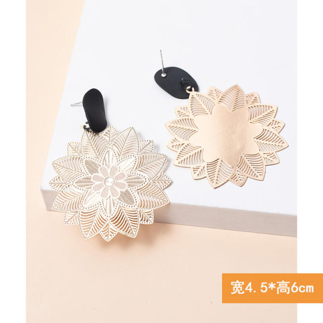 Chinse trend hollow metal creative earrings for women