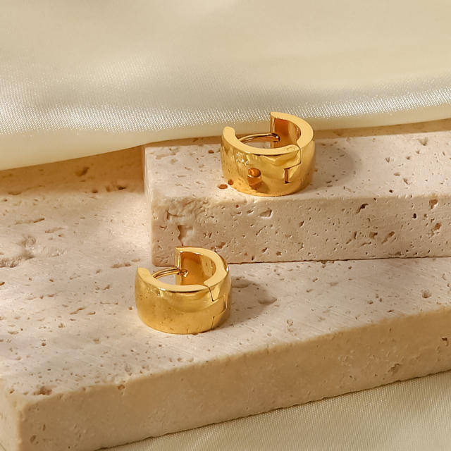 18KG stainless steel chunky huggie earrings
