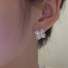 Tiktok hot sale cubic zircon clover rotatable ear studs