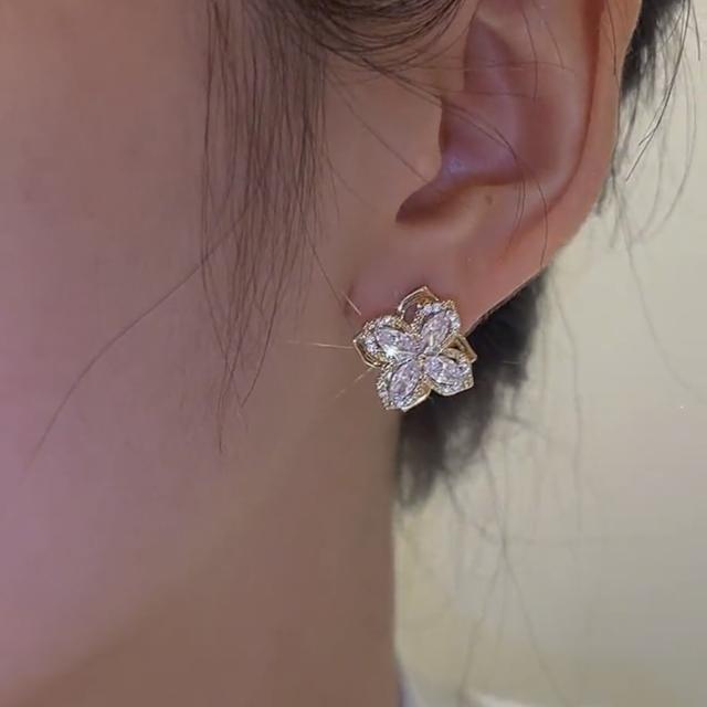 Tiktok hot sale cubic zircon clover rotatable ear studs