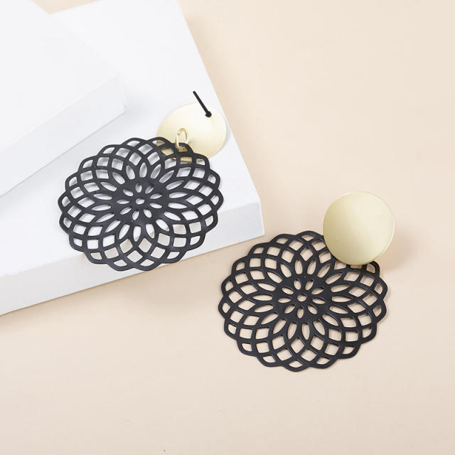 Chinse trend hollow metal creative earrings for women