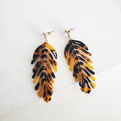 Concise acrylic leaf design earrings