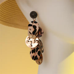 Color leaf design beach earrings