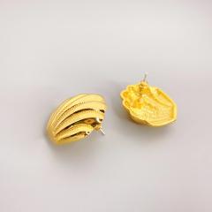 18KG unique shell shape ear studs
