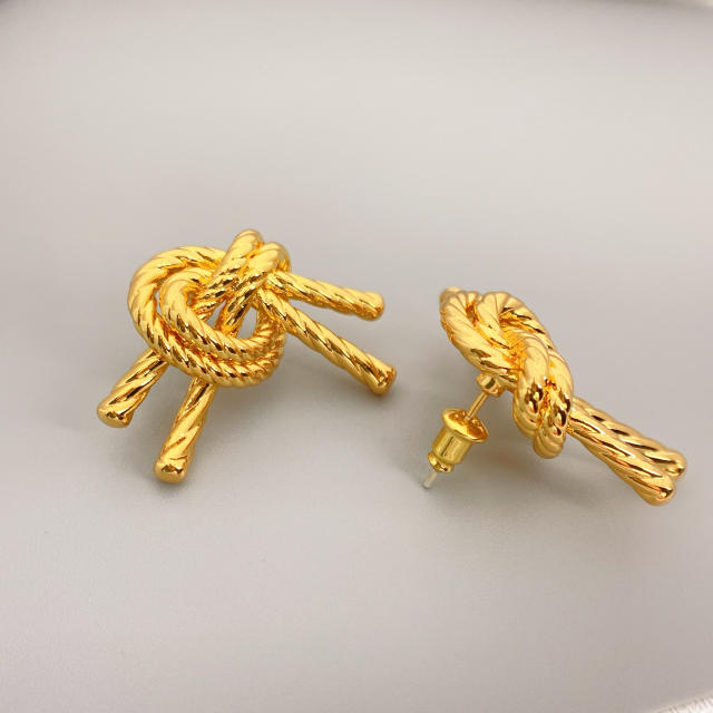 Unique knot design 18KG ear studs