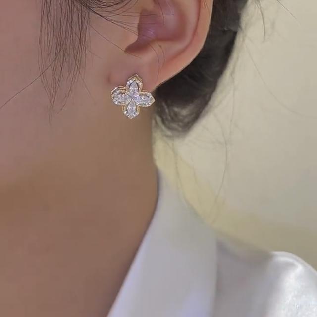 Tiktok hot sale cubic zircon clover rotatable ear studs