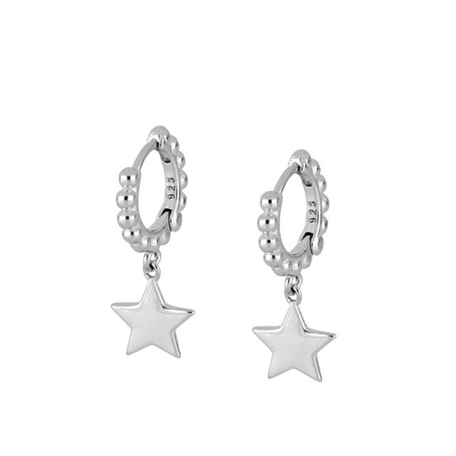 Concise star charm huggie earrings