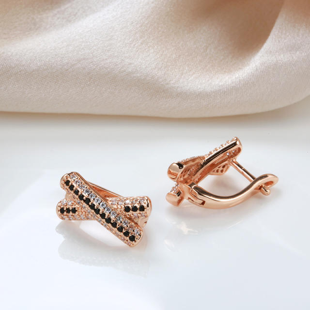 New Diamond X-shaped earrings